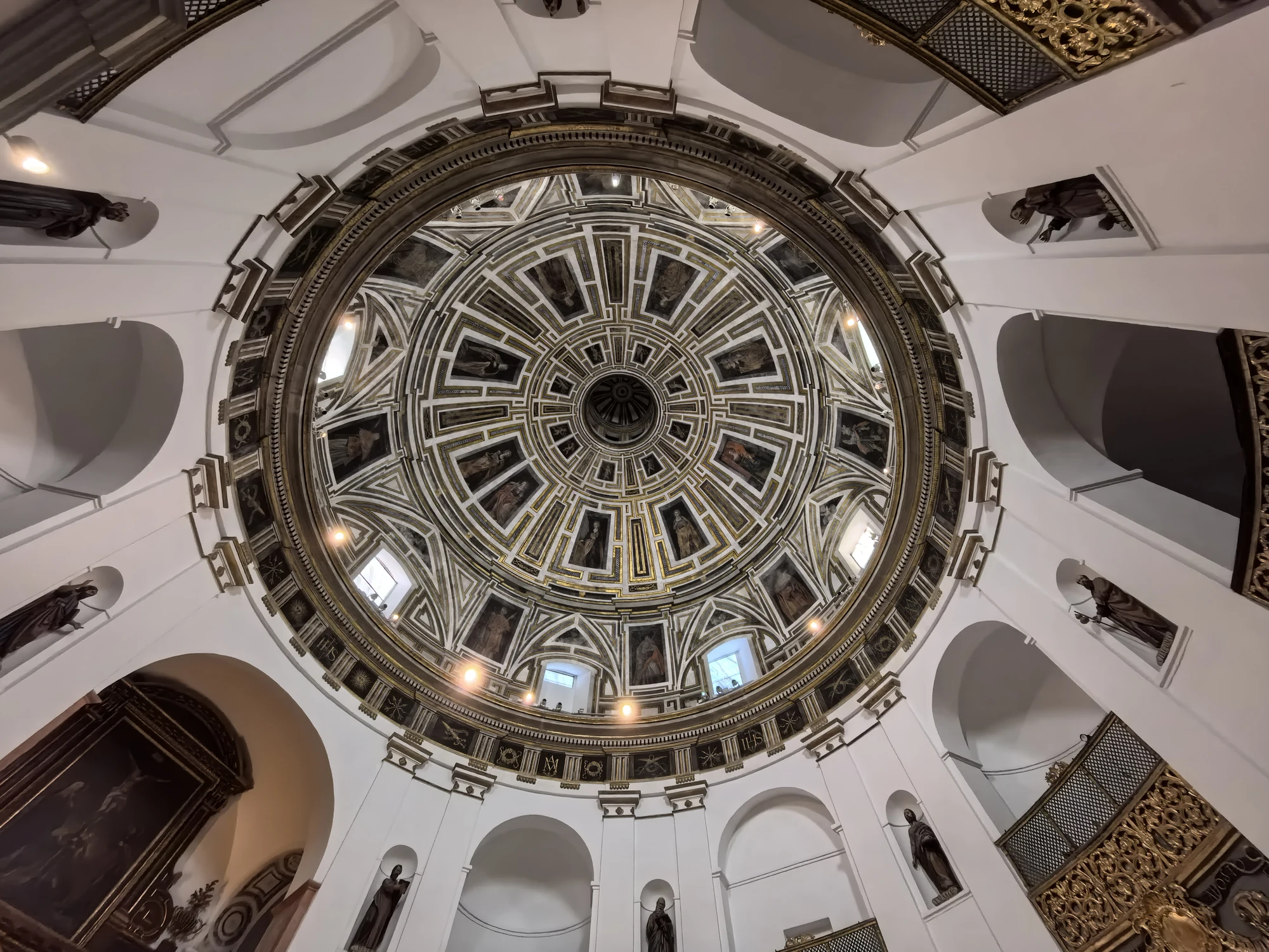 HUAWEI Pura 70 Ultra - System Aparatów - IMG_20251119_112745.webp